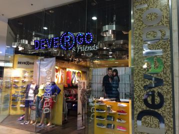 DEVERGO & FRIENDS-MALOM KÖZPONT