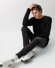 BLACK MEN'S KNITTED SWEATER