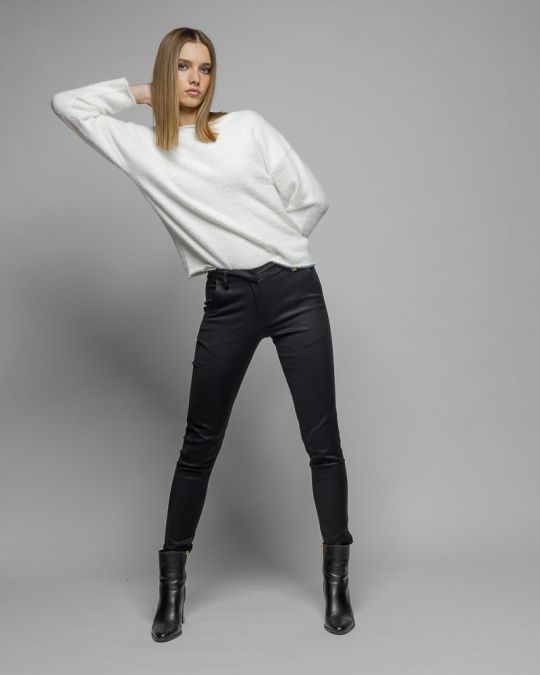 WHITE WOMEN'S FUZZY KNITTED SWEATER 2D25FW6532LS1101