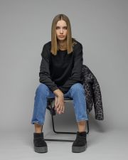 BLACK WOMEN'S SWEATER