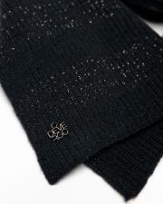 WOMEN'S KNITTED SCARF