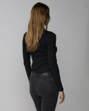 BLACK WOMEN'S LONG SLEEVE TURTLENECK T-SHIRT