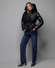 BLACK WOMEN'S SHORT SLEEVE T-SHIRT