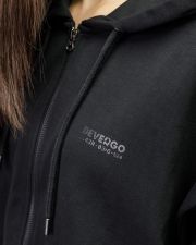 BLACK WOMEN'S HOODED ZIP SWEATER