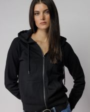 BLACK WOMEN'S HOODED ZIP SWEATER