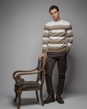 BEIGE MEN'S STRIPED KNITTED SWEATER