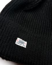 BLACK WOMEN'S KNITTED BEANIE